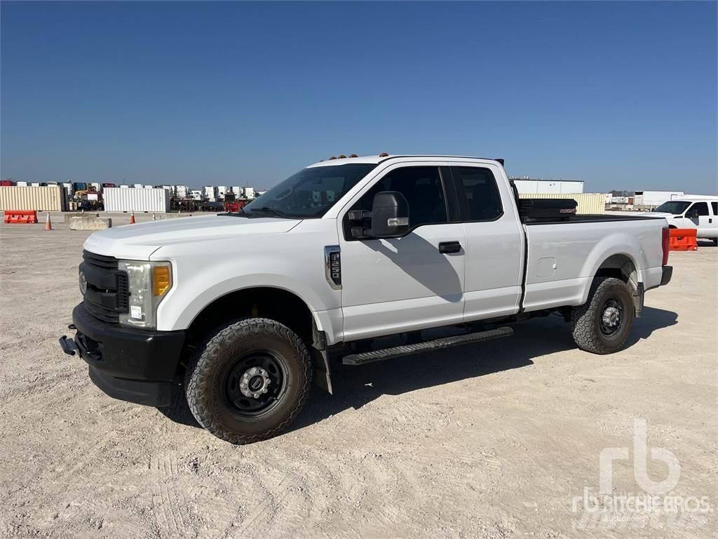 Ford F-250 Pik up kamioni