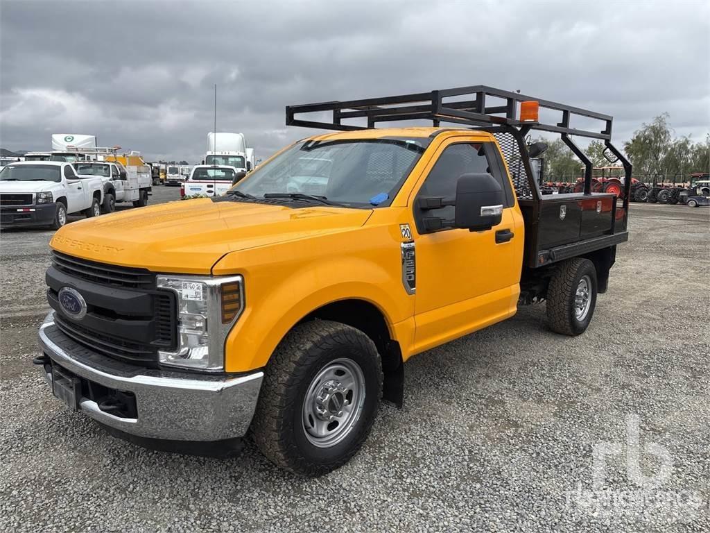 Ford F-250 Kamioni sa otvorenim sandukom