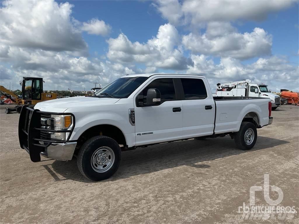 Ford F-250 Pik up kamioni