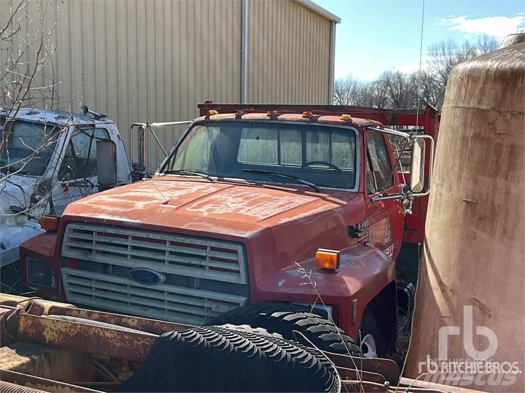 Ford F-700 Kamioni sa otvorenim sandukom