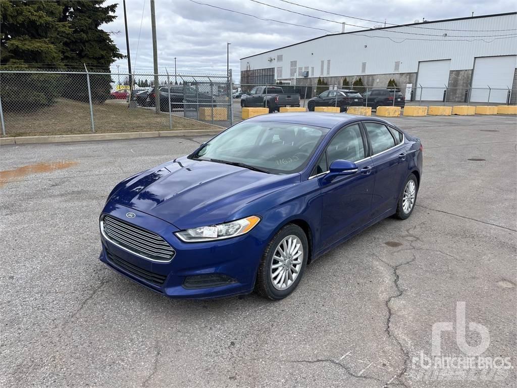 Ford FUSION SE Automobili