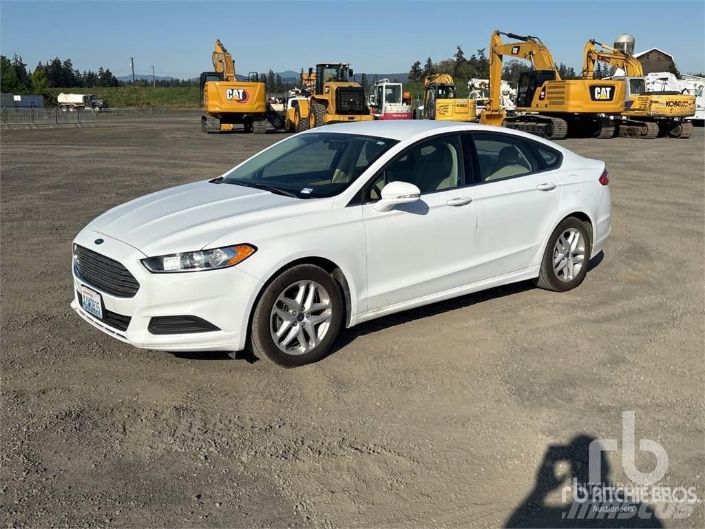 Ford FUSION SE Automobili