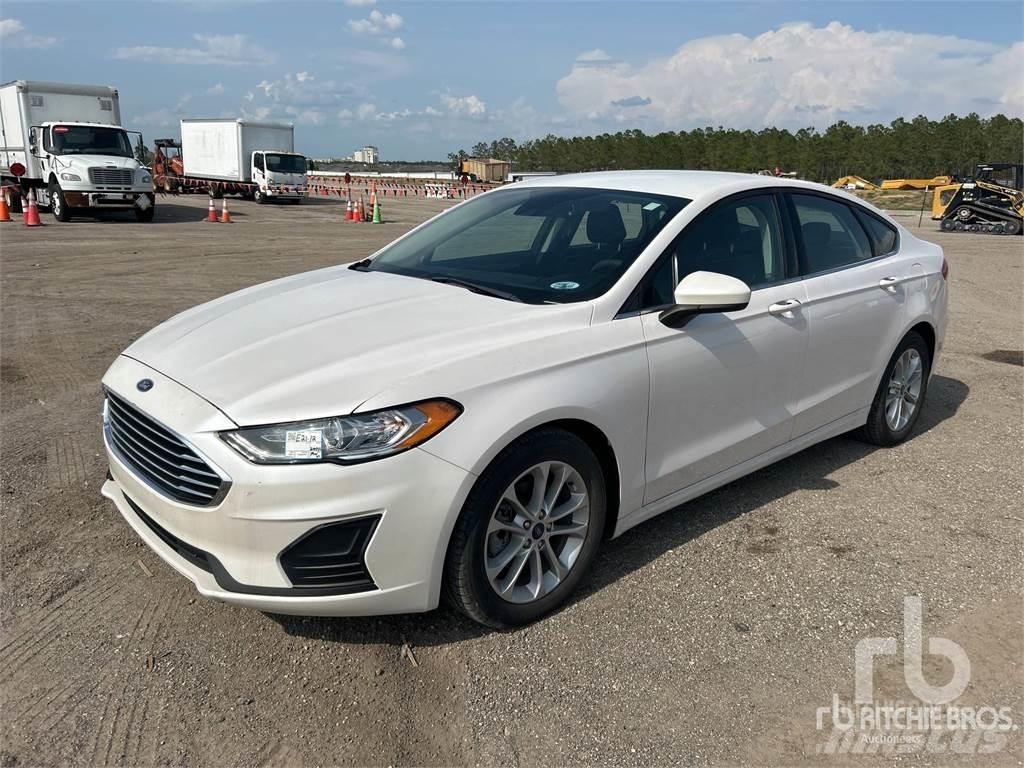 Ford FUSION SE Automobili