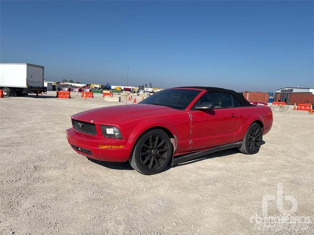 Ford MUSTANG Automobili