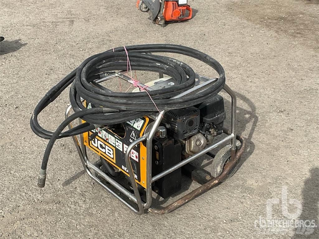 JCB BEAVER Poluprikolice labudice