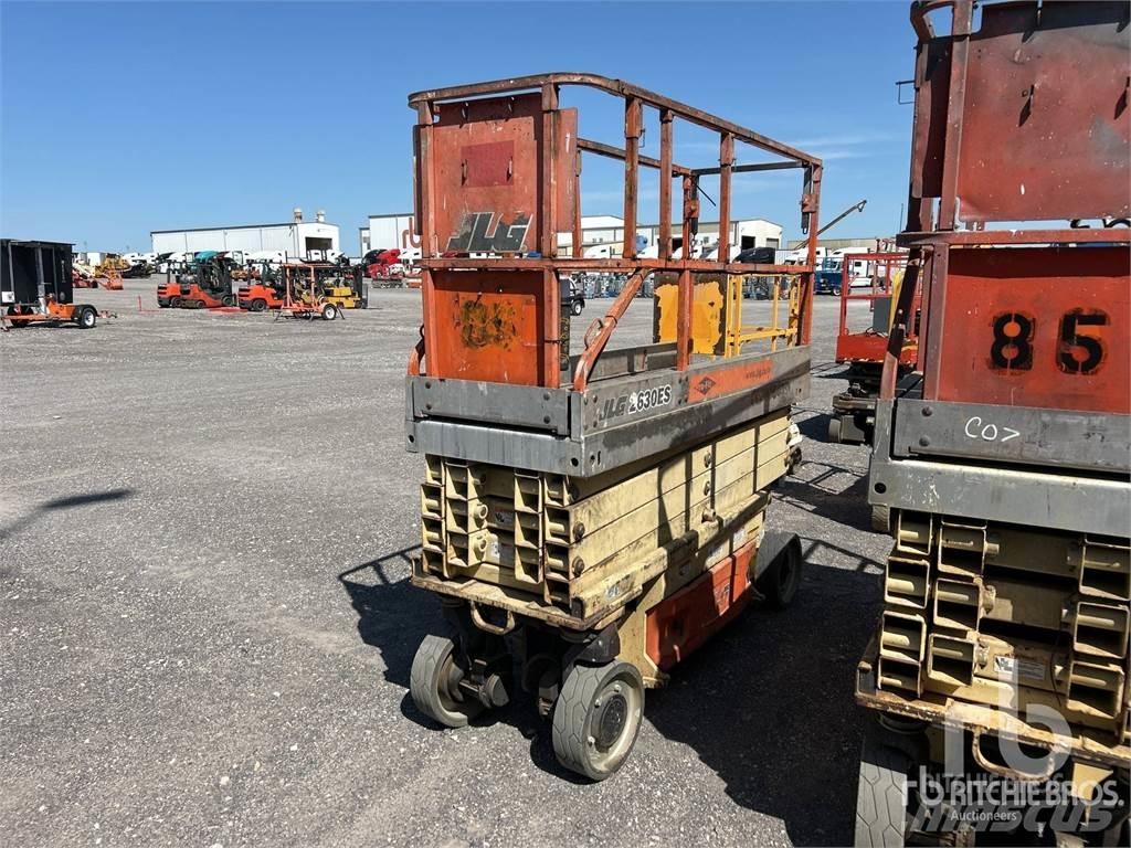 JLG 2630ES Makazaste platforme