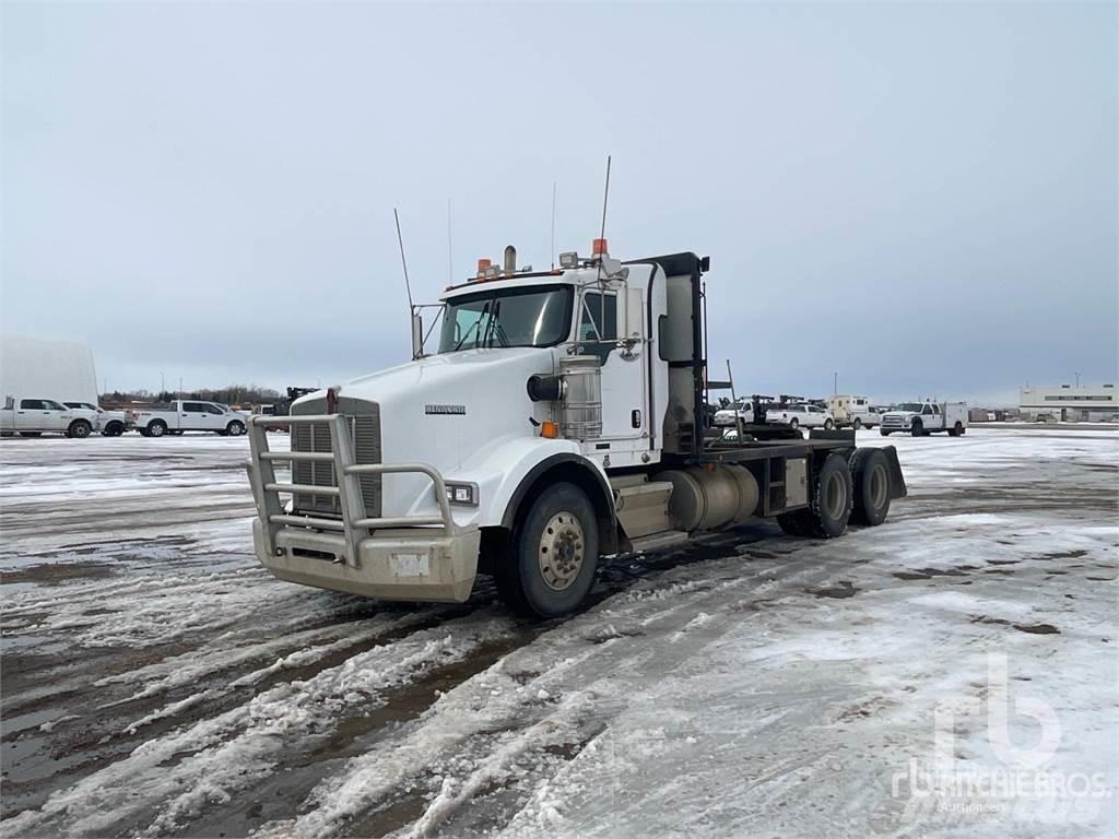 Kenworth T800 Kamioni sa ravan platformom / vitlom