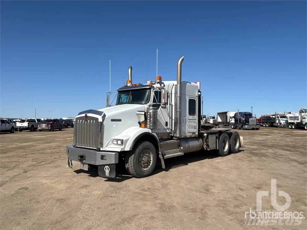 Kenworth T800 Kamioni sa ravan platformom / vitlom