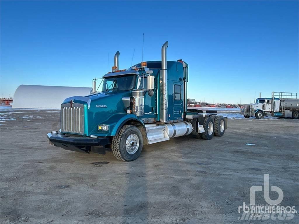 Kenworth T800 Kamioni sa ravan platformom / vitlom