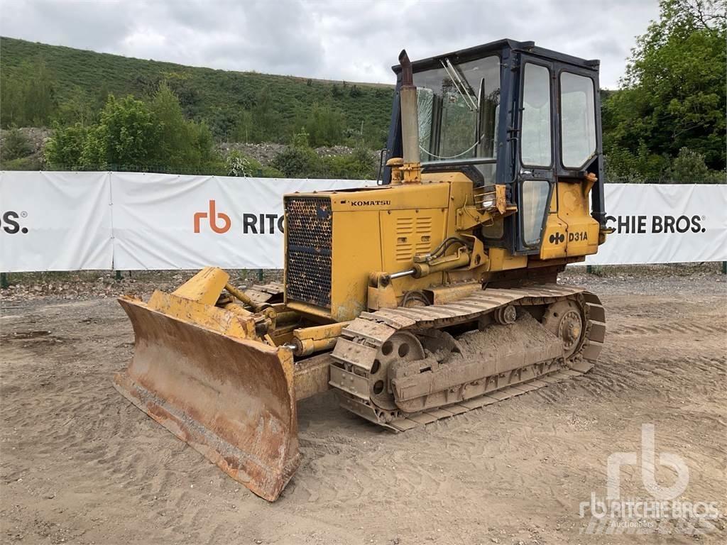 Komatsu D31A-17 Buldožeri guseničari