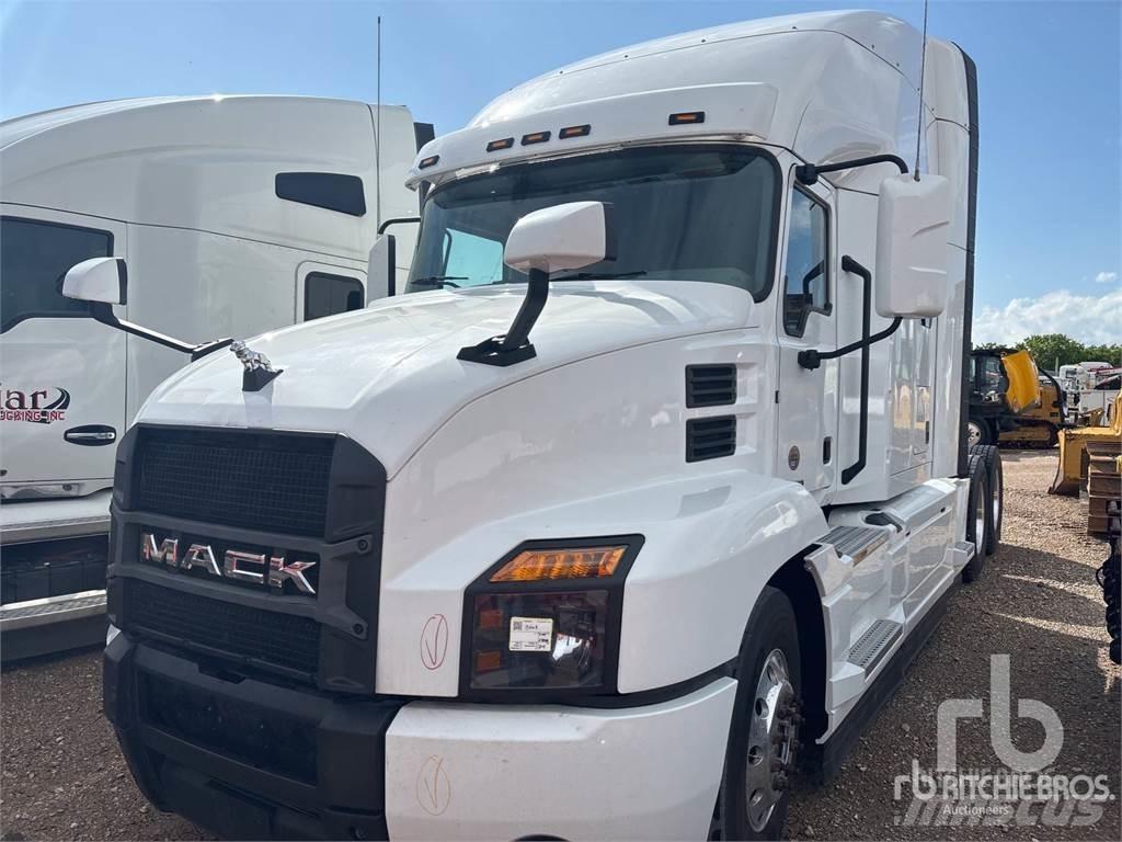 Mack AN64T Tegljači