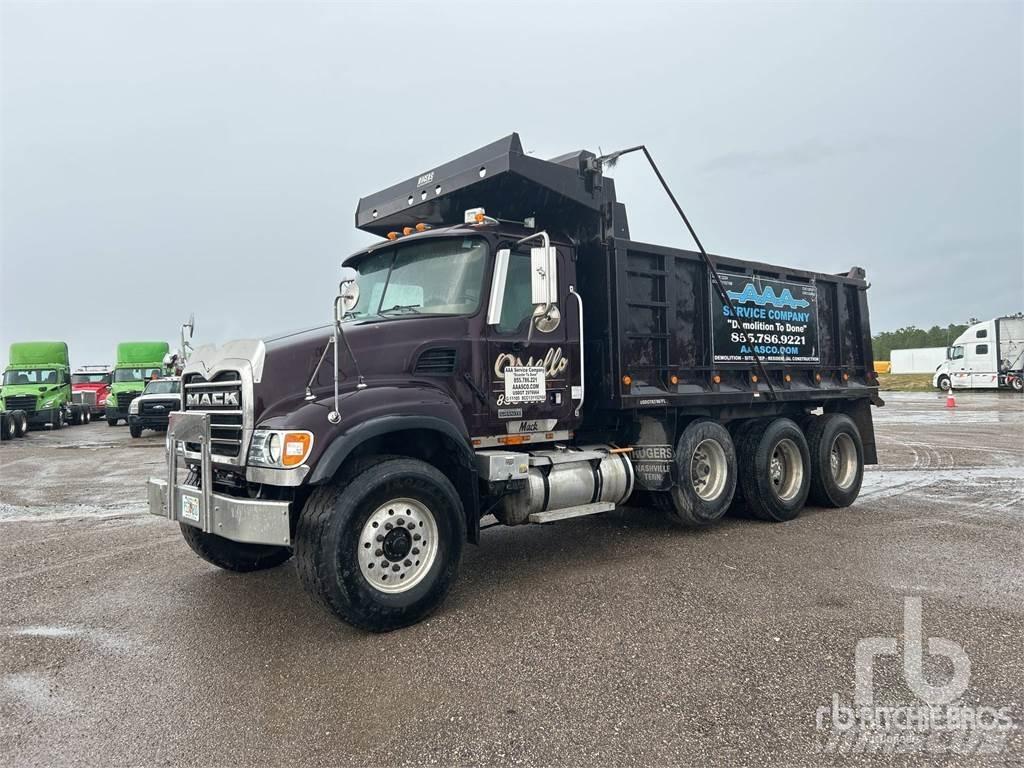 Mack CV713 Kiperi kamioni