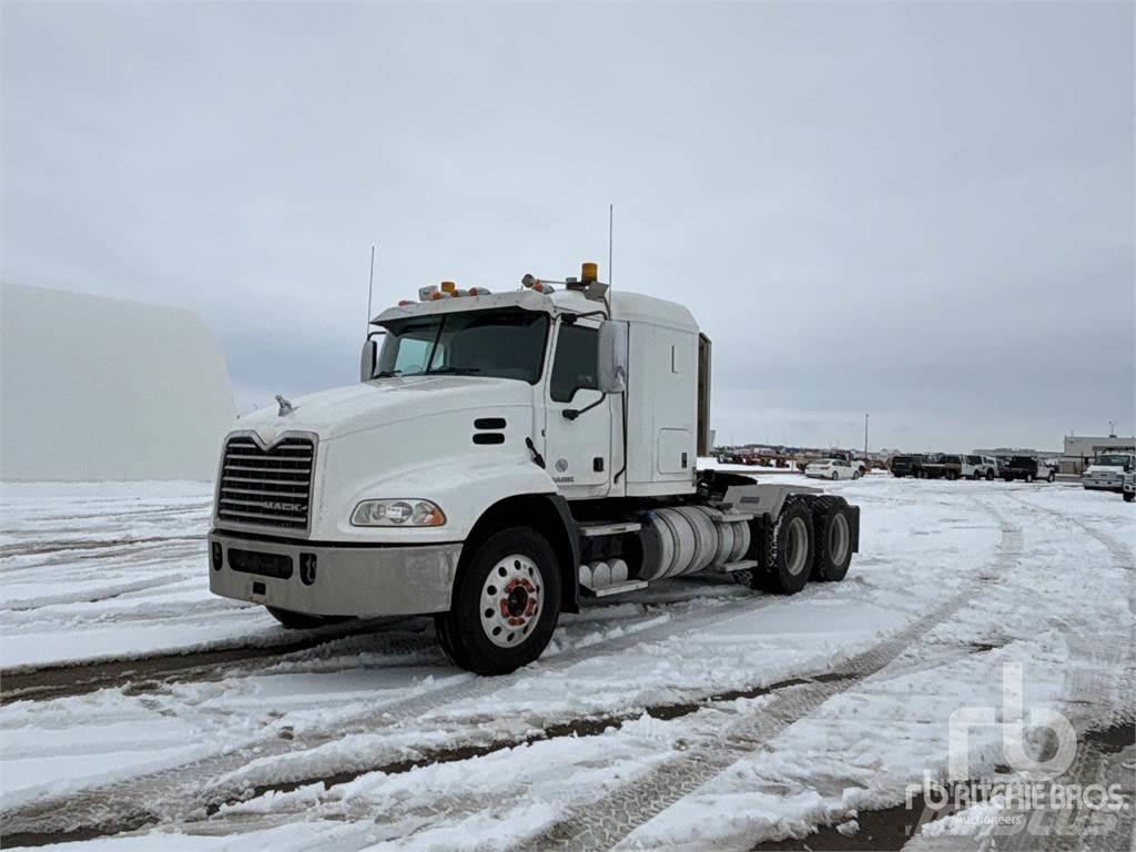 Mack CXU613 Tegljači