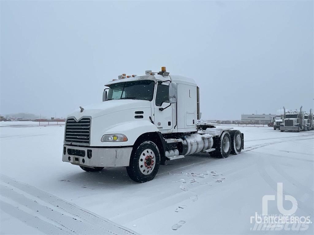 Mack CXU613 Tegljači