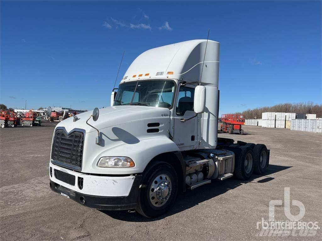 Mack CXU613 Tegljači