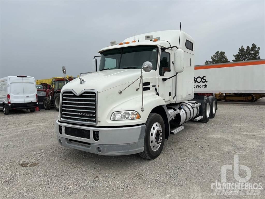 Mack CXU613 Tegljači