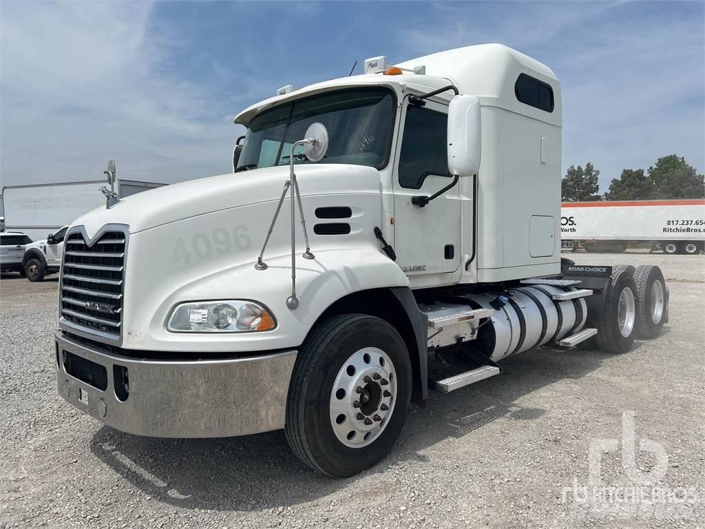 Mack CXU613 Tegljači