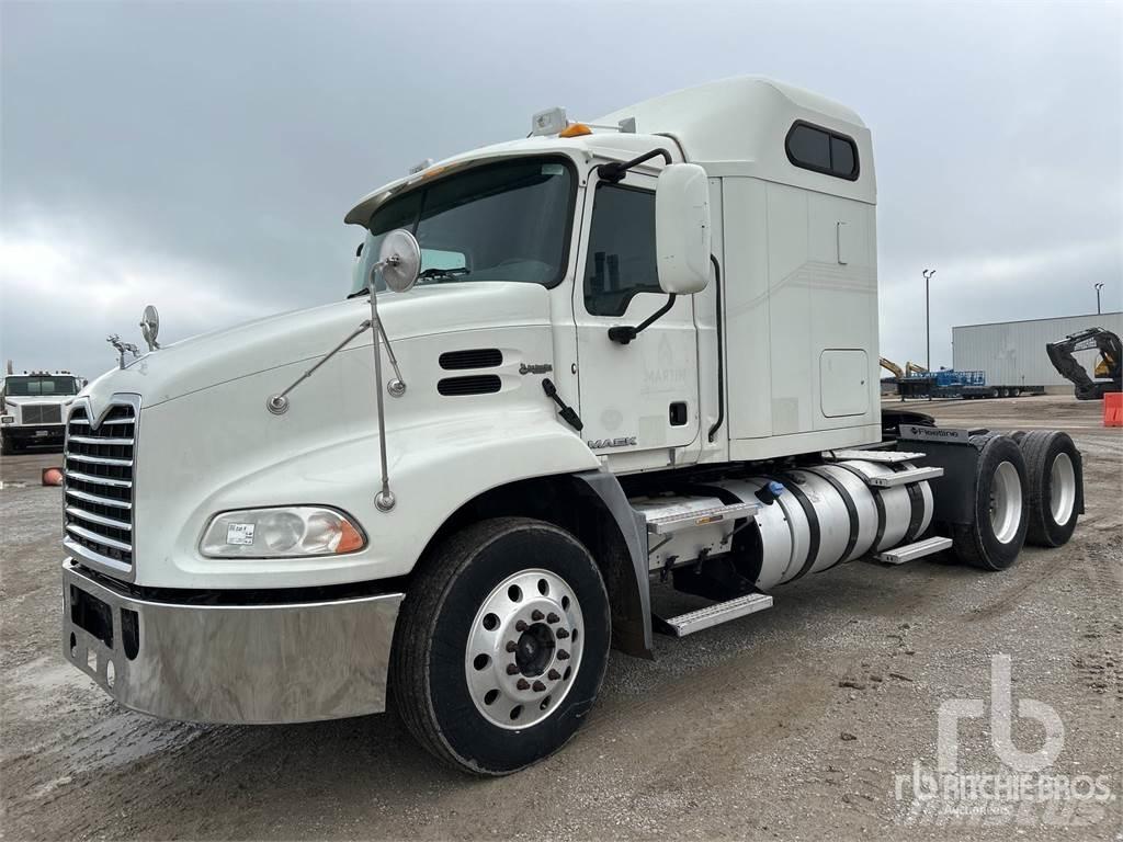 Mack CXU613 Tegljači