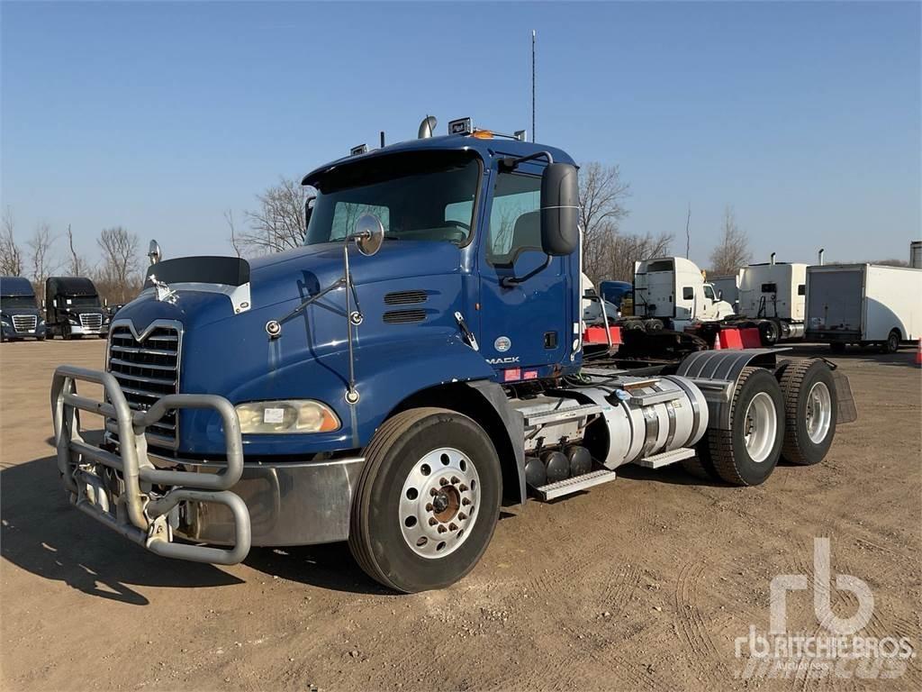 Mack CXU613 Tegljači