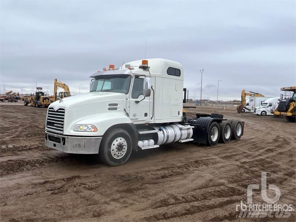Mack CXU614 Tegljači