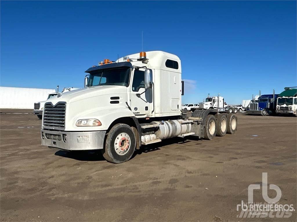 Mack CXU614 Tegljači