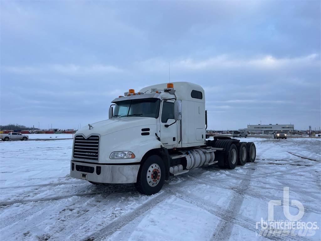 Mack CXU614 Tegljači