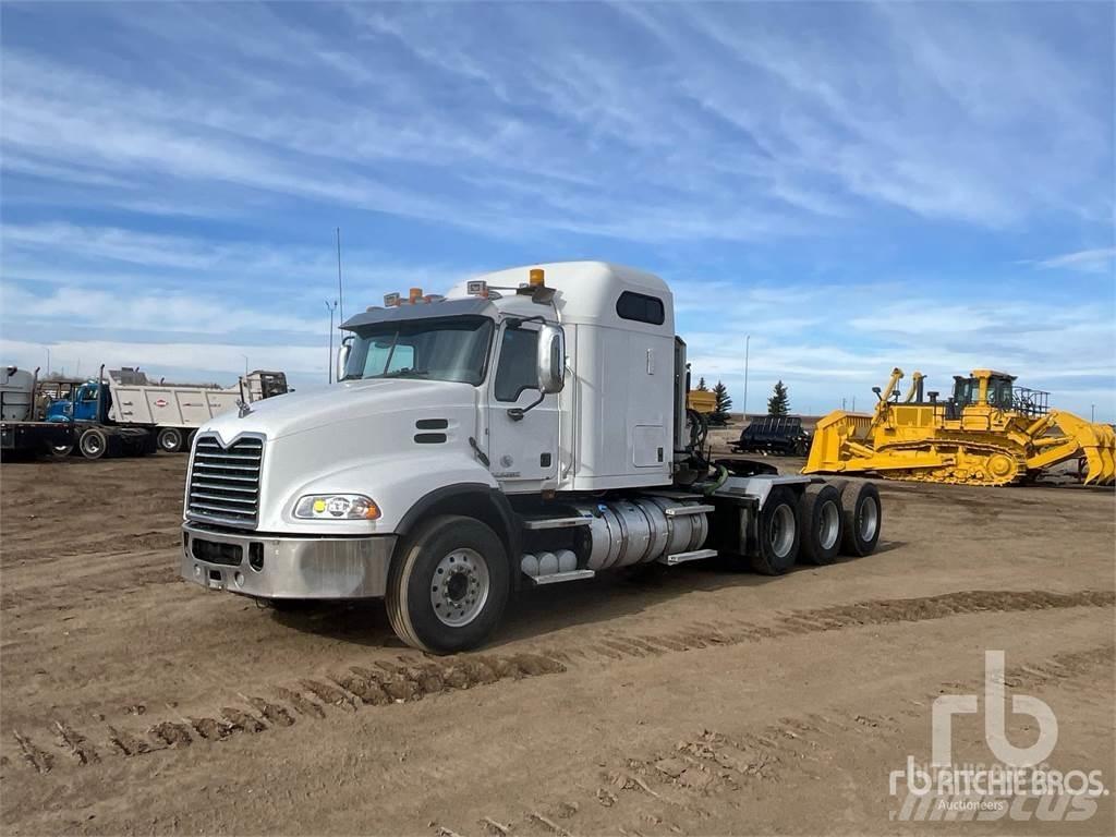 Mack CXU614 Tegljači