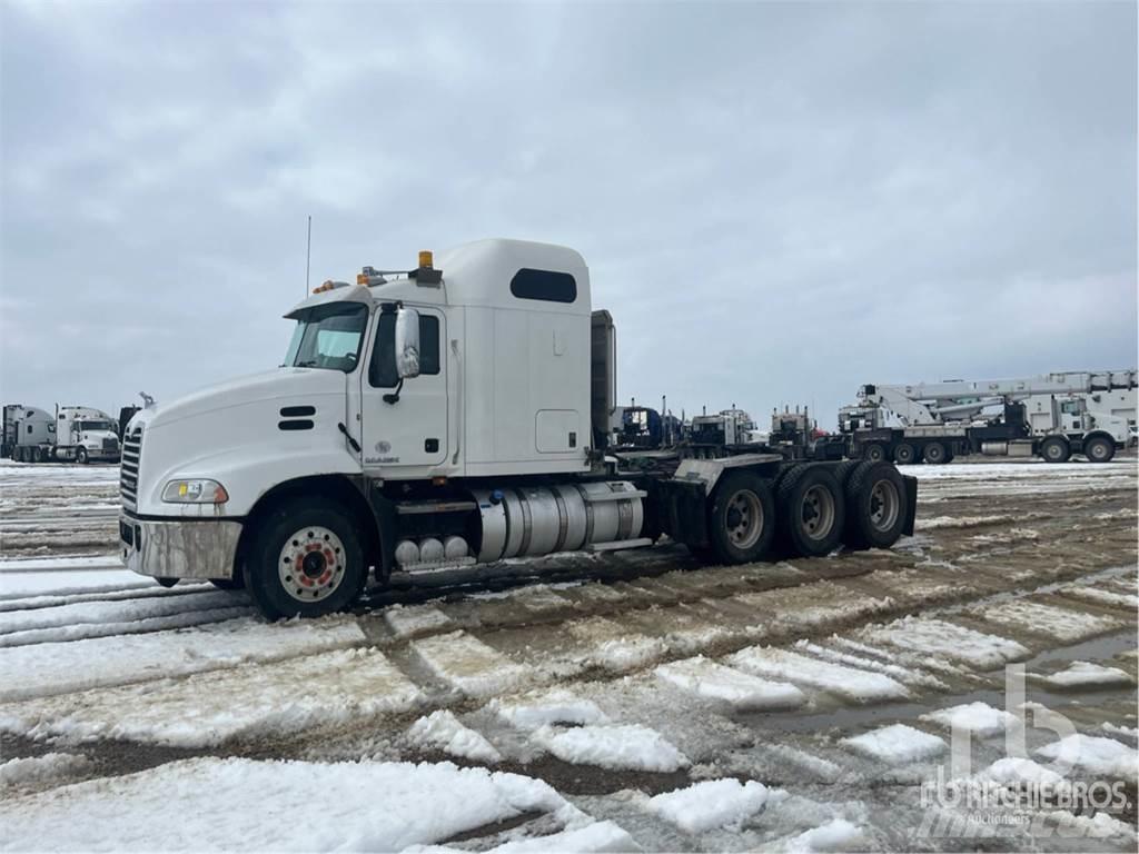 Mack CXU614 Tegljači