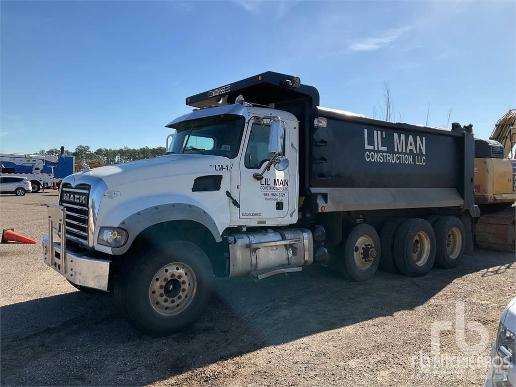 Mack GU713 Kiperi kamioni