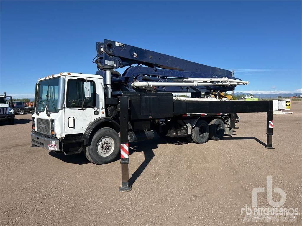 Mack MR688S Kamioni mešalice za beton