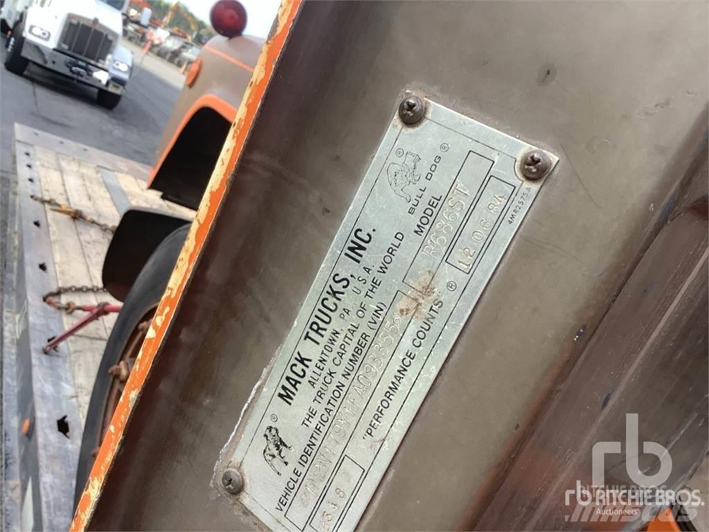 Mack R685ST Tegljači