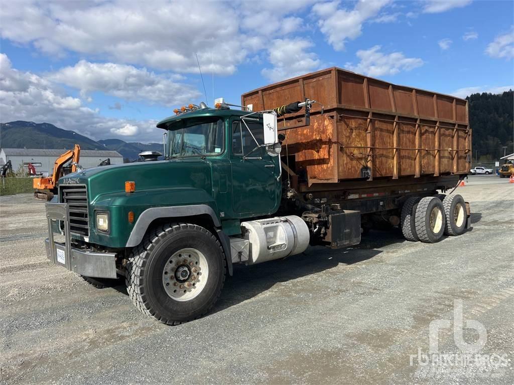 Mack RD688S Kamioni za podizanje kablova