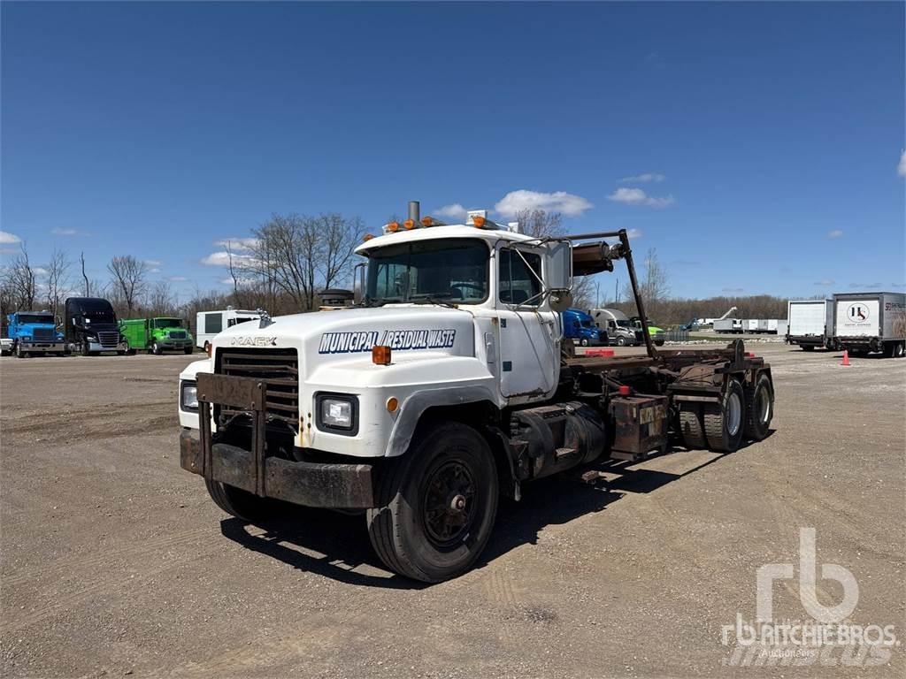 Mack RD688S Kamioni za podizanje kablova