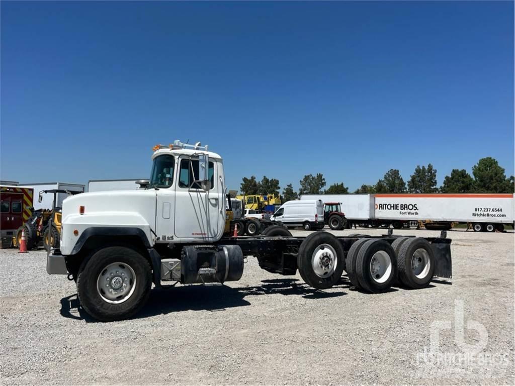 Mack RD688S Kamioni-šasije