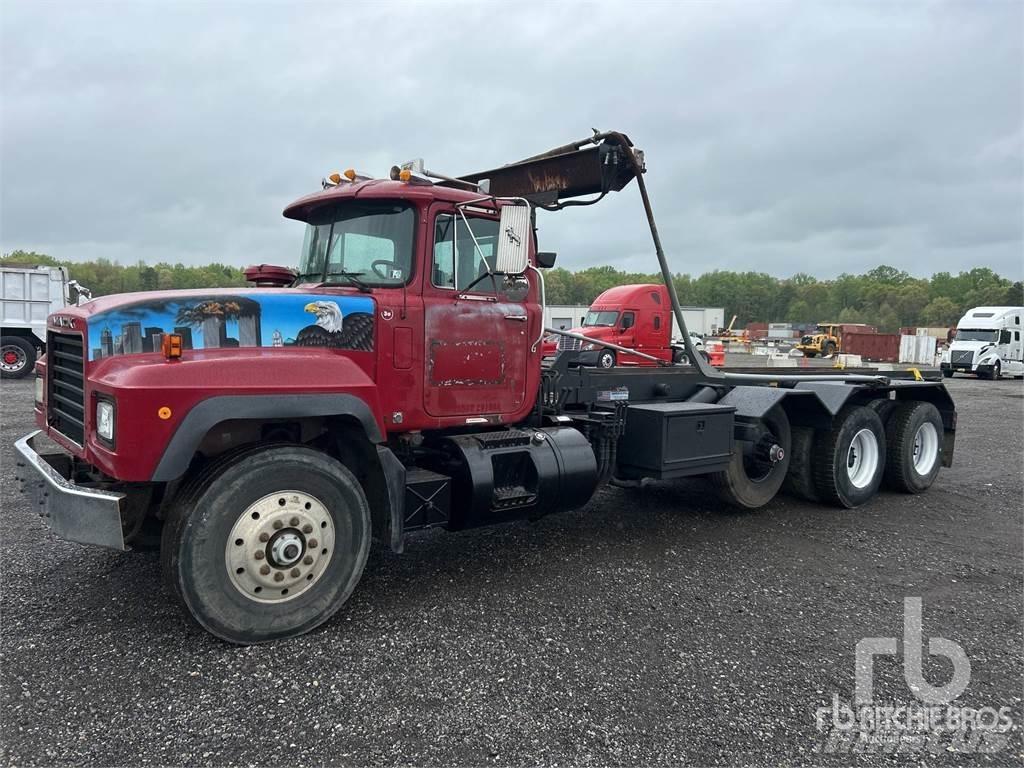 Mack RD688S Kamioni za podizanje kablova