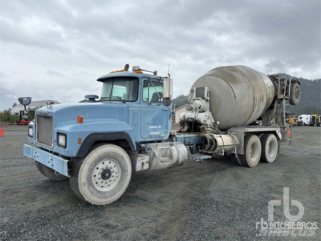 Mack RD690S Kamioni mešalice za beton