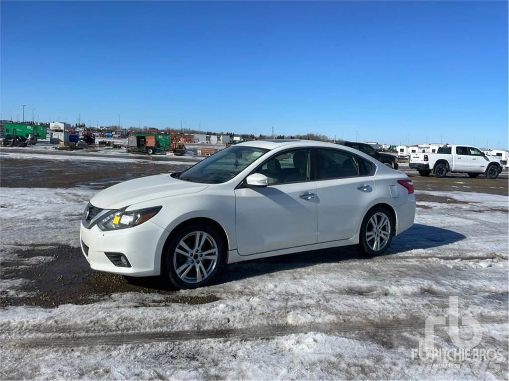 Nissan ALTIMA Automobili