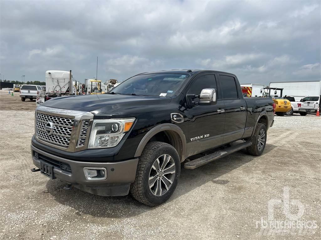 Nissan TITAN Pik up kamioni