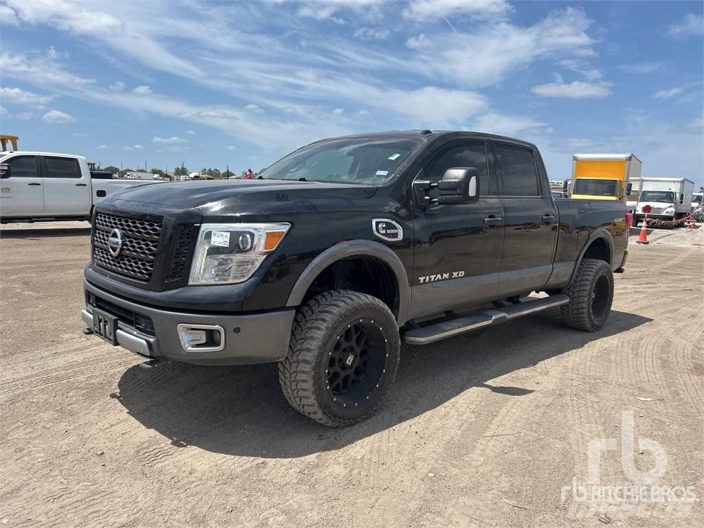 Nissan TITAN Pik up kamioni