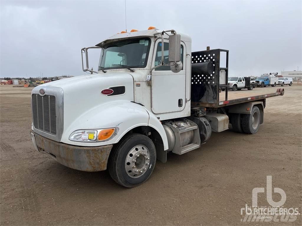 Peterbilt 330 Rol kiper kamioni sa kukom za podizanje tereta