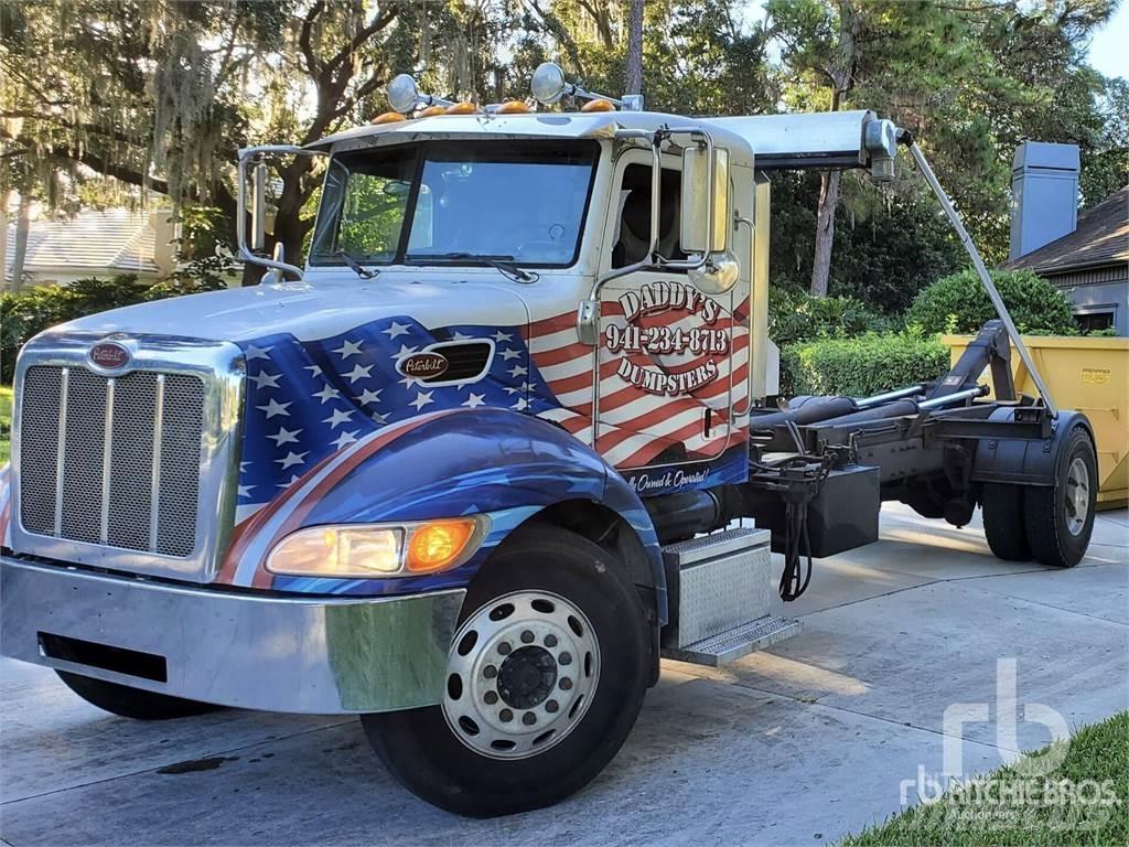 Peterbilt 335 Rol kiper kamioni sa kukom za podizanje tereta
