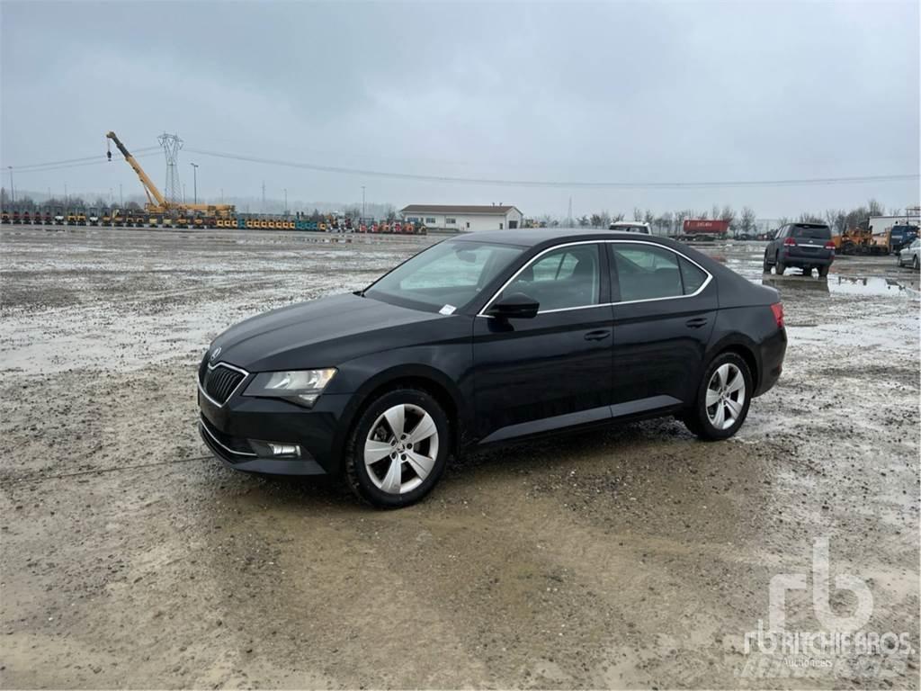Skoda SUPERB Automobili