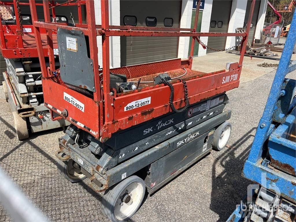 SkyJack SJ3220 Makazaste platforme