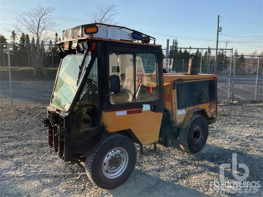 Trackless MT6 Snežne daske i plugovi