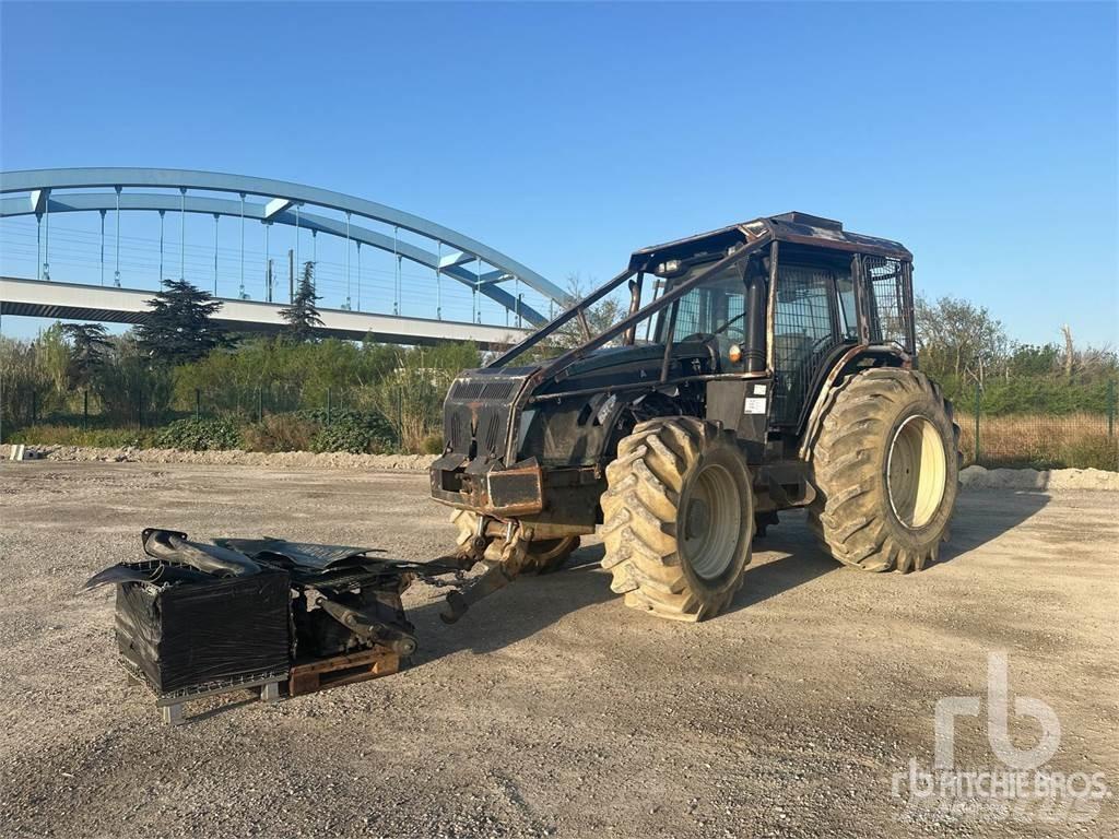 Valtra T173 Traktori