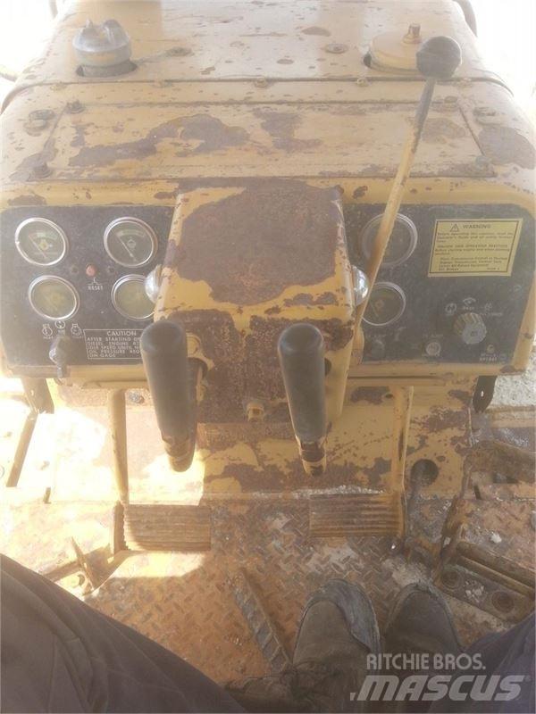 CAT D6D LGP Buldožeri guseničari