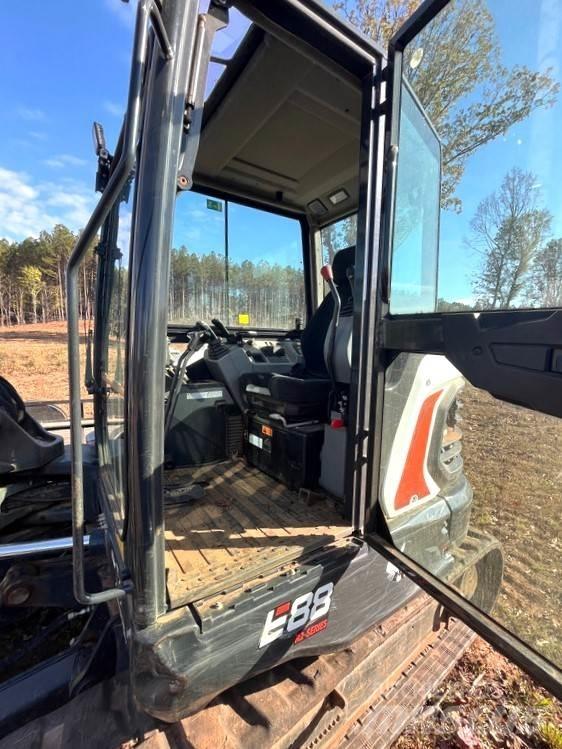 Bobcat E88 R2 Bageri guseničari