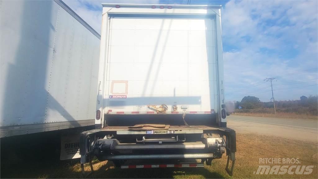 Freightliner M2 Sanduk kamioni