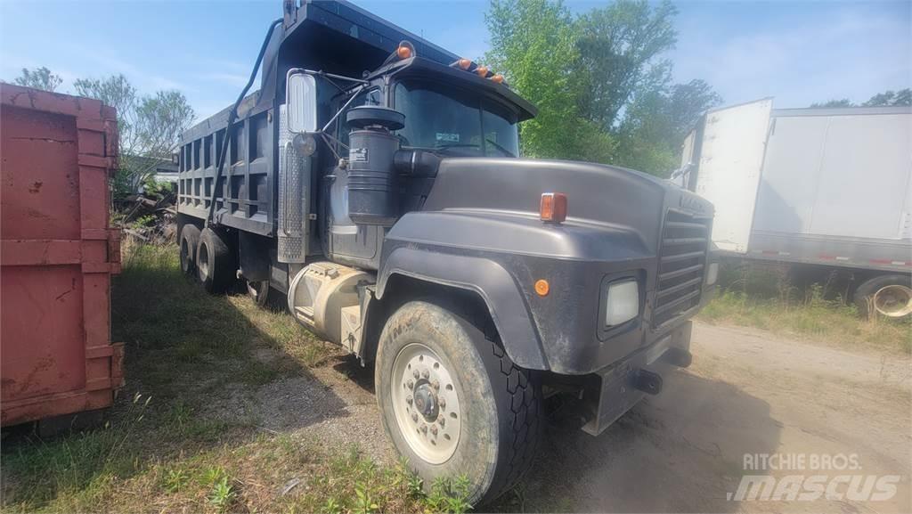 Mack RD6885 Kiperi kamioni
