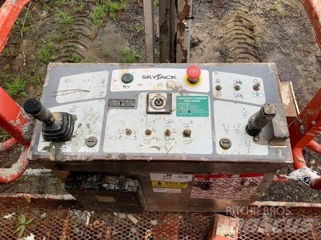 SkyJack SJ66T Teleskopske samohodne platforme